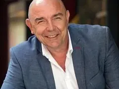 Честито! Калин Сърменов става дядо (Дъщеря му се хвали с бременно коремче)