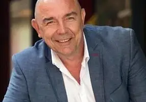 Честито! Калин Сърменов става дядо (Дъщеря му се хвали с бременно коремче)