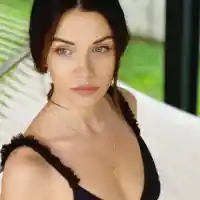 Диляна Попова в специален видеоклип на Миро