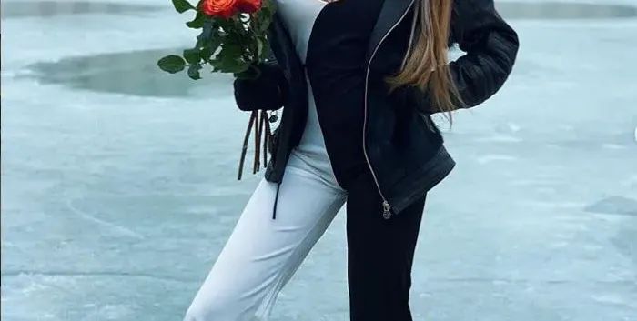 Джулиана Гани подарява дрехи от сватбата си