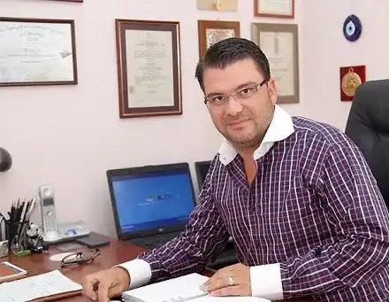 Доктор Енчев губи 300 бона на месец заради коронавируса