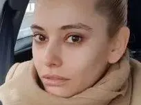 Ева Веселинова се изплаши от себе си! Вече и вкъщи е с кило грим! (Подробности и снимки)