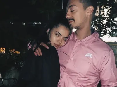 Гаджето на Дара я заряза заради руса пиарка