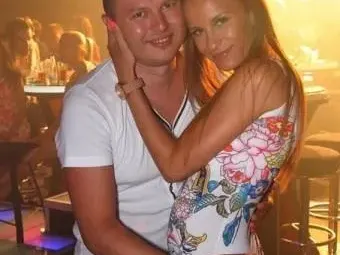 Гъмзата вдигна палат за половин милион (Музикантът се фука с къща, по-голяма от тази на Дългия)