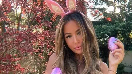 Гери-Никол е голо зайче (Гореща снимка)