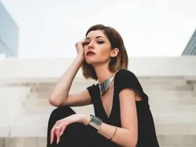 Глория Петкова бори скуката с маскен бал