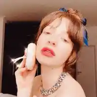 Глория Петкова дава уроци по грим