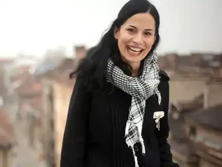 Гонят позорно от магазин режисьорката на „Воевода”