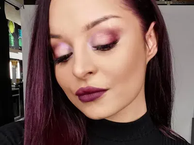 И щерката на Доган прописа стихове за коронавируса