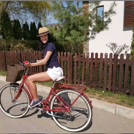 Яна Маринова тренира по катерушки