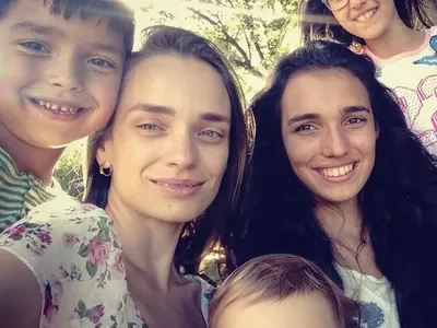 Ирена Милянкова раздели 6-те си деца, отглежда ги дистанционно