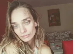 Ирена Милянкова раздели децата си (Моделката не смогва с грижите за шестимата си наследници)