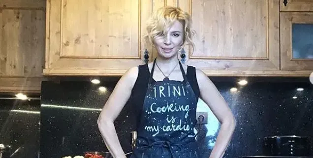 Ирина Тенчева вари буркани по Великден