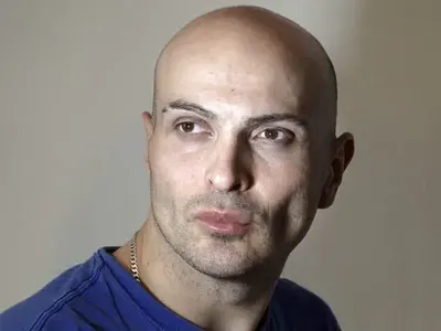 Иво Димчев изнася концерти по домовете