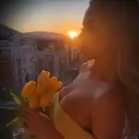 Жанета Осипова се отдаде на бране на лалета (Фото)