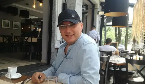 Живот като на кино: Шеф Манчев заживя сам в Бояна, запозна децата си, остави апартамент й на втората си жена!