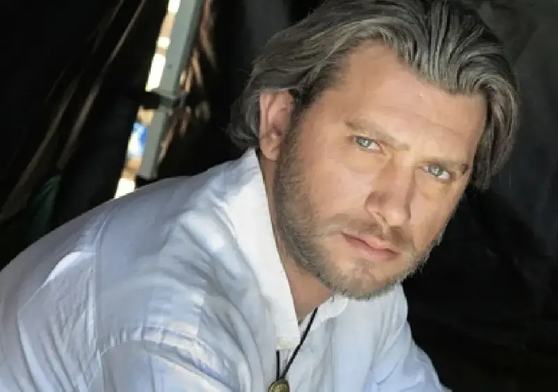 Как хулиганът Плачков стана шеф на „Култура и туризъм” в Плевен?! (Жена му на опашка за социлани помощи)