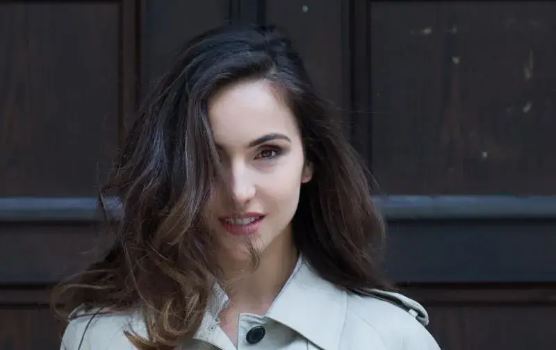 Красавицата от „Откраднат живот\" Любомира Башева поддържа форма с йога