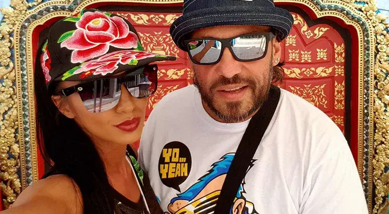 Люси и Ани Хоанг се спасиха от фалита с разнос на пици в Елин Пелин