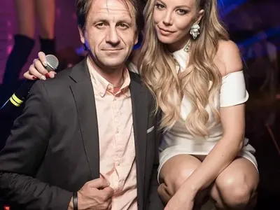 Ловец на автографи: Мъжът нa Емилия е много ревнив!