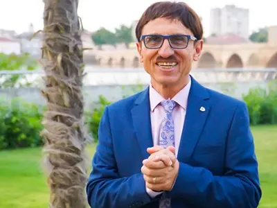 Милко Калайджиев се барикадира на село, храни патици