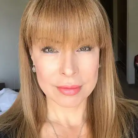 Мира Добрева е красива без грим