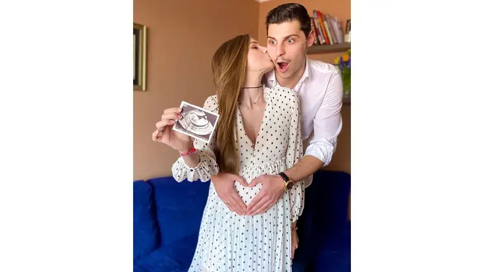 Мис България Нанси Карабойчева ражда от волейболист (Миската свалила 9 кг в началото на бременността си)