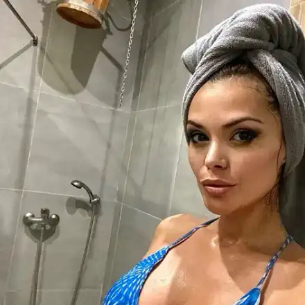 Преслава не мърда от вкъщи без грим! Певицата хвърля дори боклука с макиаж