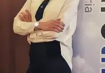 Ромина Андонова заприлича на мъж (Миската се носи с мъжка прическа и дрехи - Фото)