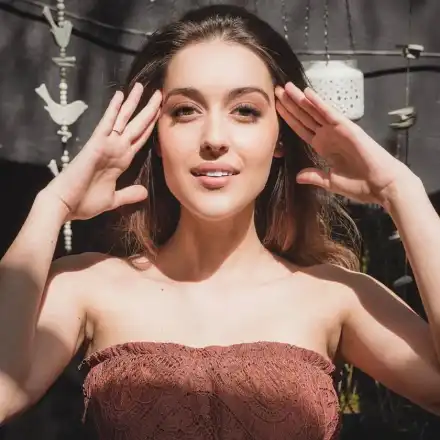 Щерката на Гала се оплаква от приятелки