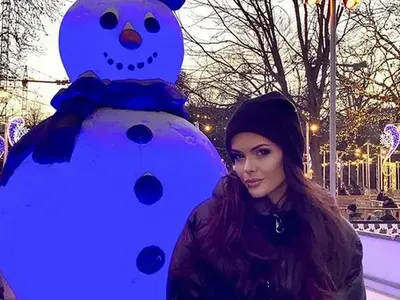 Щерката на Преслава майстори снежен човек (Снимка)