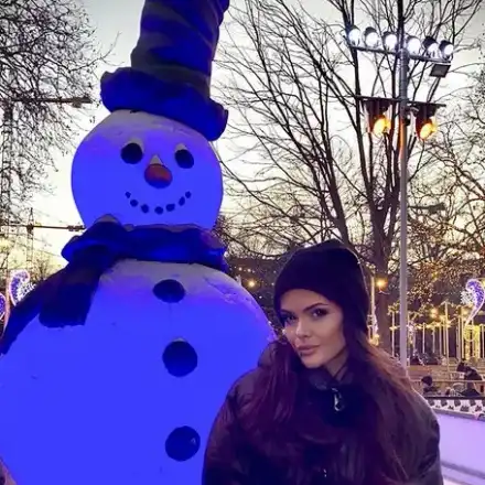 Щерката на Преслава майстори снежен човек (Снимка)