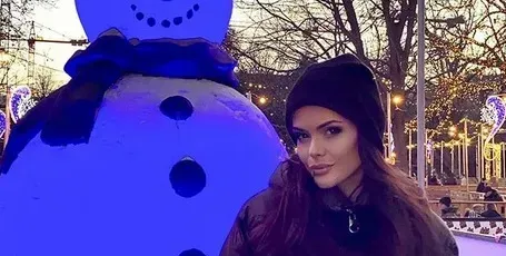 Щерката на Преслава майстори снежен човек (Снимка)