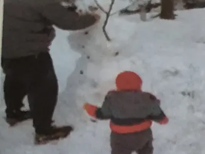 Щерката на Преслава майстори снежен човек (Снимка)