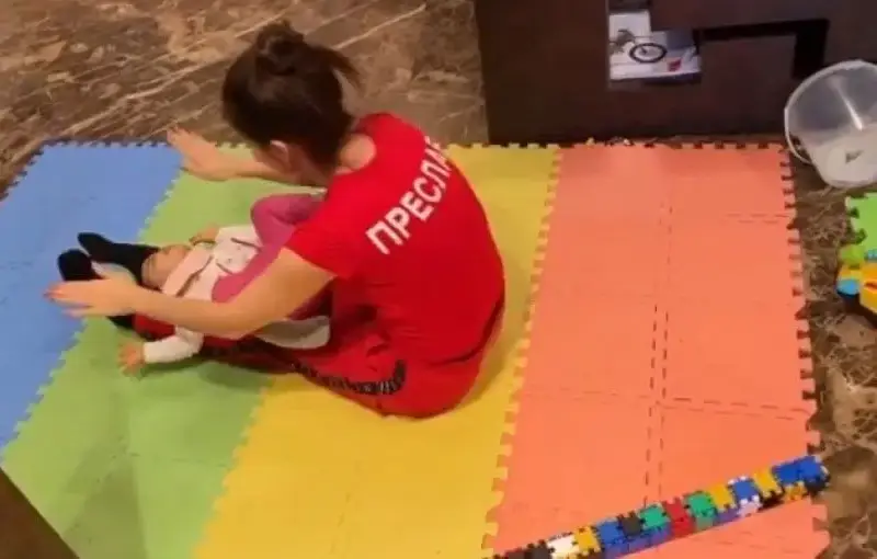 Сладурани! Вижте как тренират Преслава и Паола в изолацията