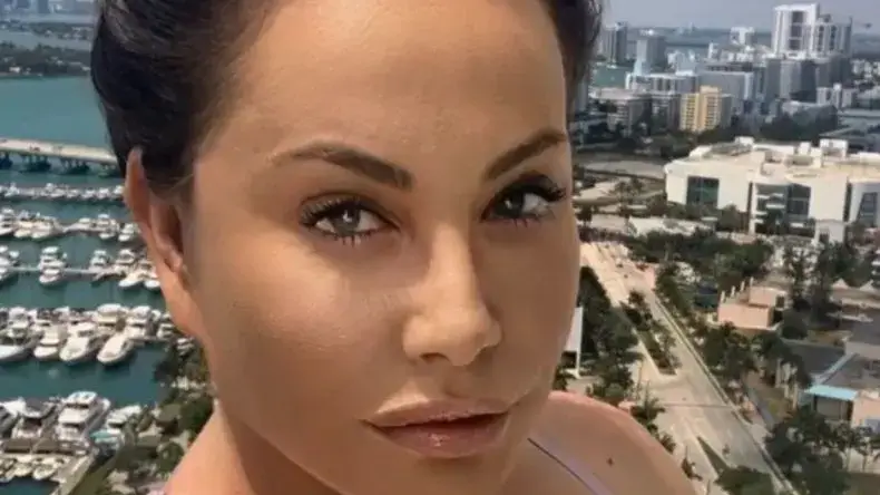 След два месеца вдън земя! Дарина Павлова се появи (Мадам Мулти неузнаваема с чисто ново лице - Фото)