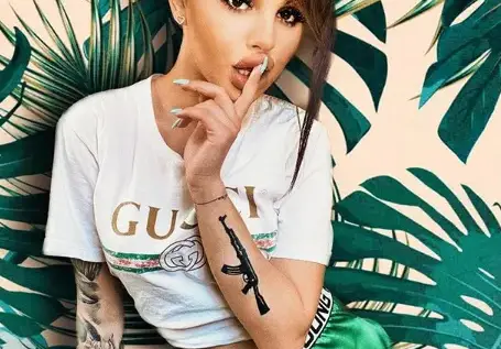 Сузанита излезе от клиниката за наркомани (Щерката на Орхан Мурад слага край на кариерата си)