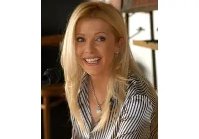 Валя Войкова копнее за целувки