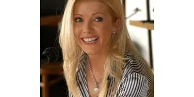 Валя Войкова копнее за целувки