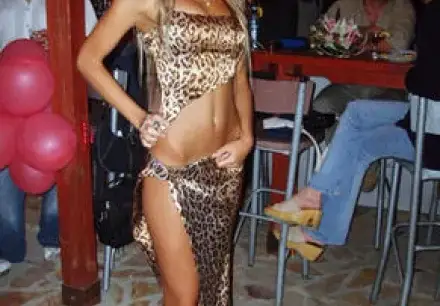 Вижте Андреа преди корекциите (На 20 бъдещата поп фолк дива е естествено красива - Уникални снимки)