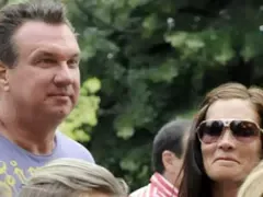 Цеци Красимирова разделена с мъжа си (Моделката се изолира в палата си в Барселона)