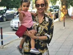 Малина показа внучката