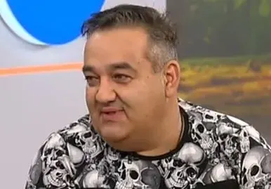 Радо Шишарката виси на опашка за пенсия (Върти мотиката за здраве по време на карантина)