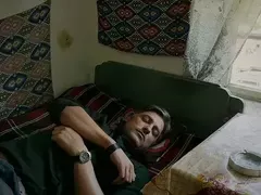 Владо Карамазов се скри в Родопите, спи и снима хора и пейзажи