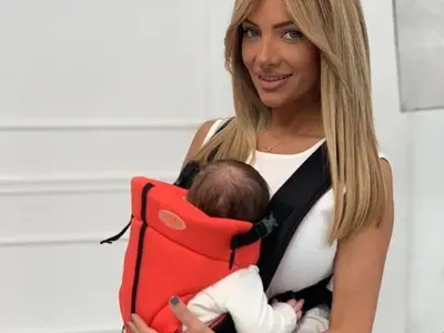 Златка Райкова стана за смях с оранжев тен (Моделката се препече брутално в солариума)