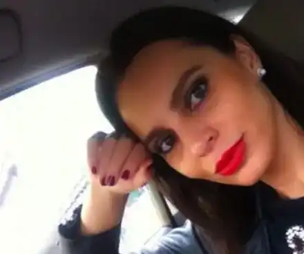 Зорница Линдарева затворена в Гърция (Моделката не може да се прибере заради пандемията)