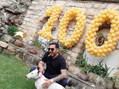 100 Кила си спретна бал в двора (Фото)