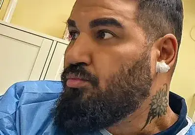 3 бона плати Азис, за да си отреже ушите