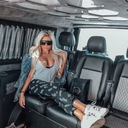 Андреа линее по Кобрата