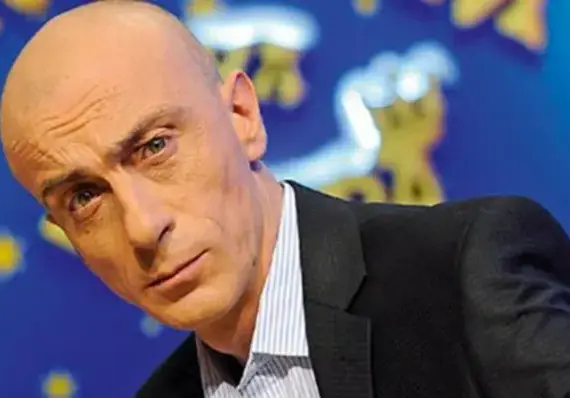 Бабата на Азис предрекла на Малин Кръстев голяма сполука